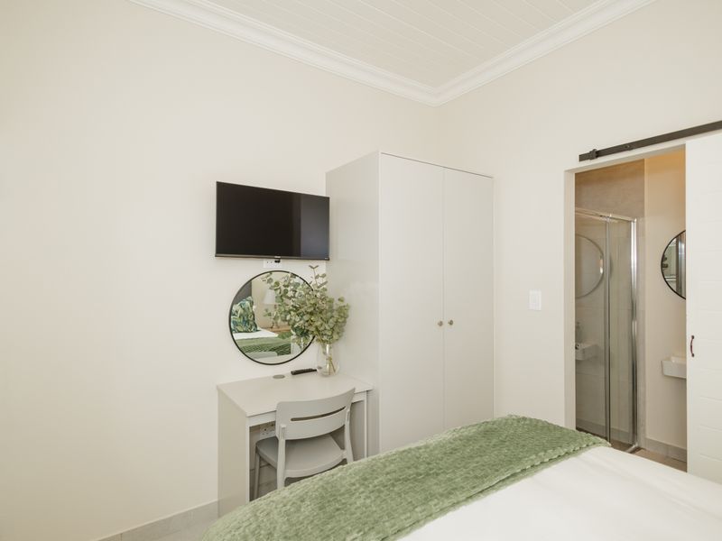 Fully Furnished Student Unit To Rent – Close to UWC - Photo 3