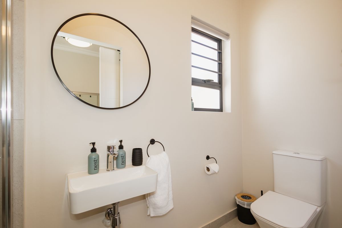 Fully Furnished Student Unit To Rent – Close to UWC - Photo 4