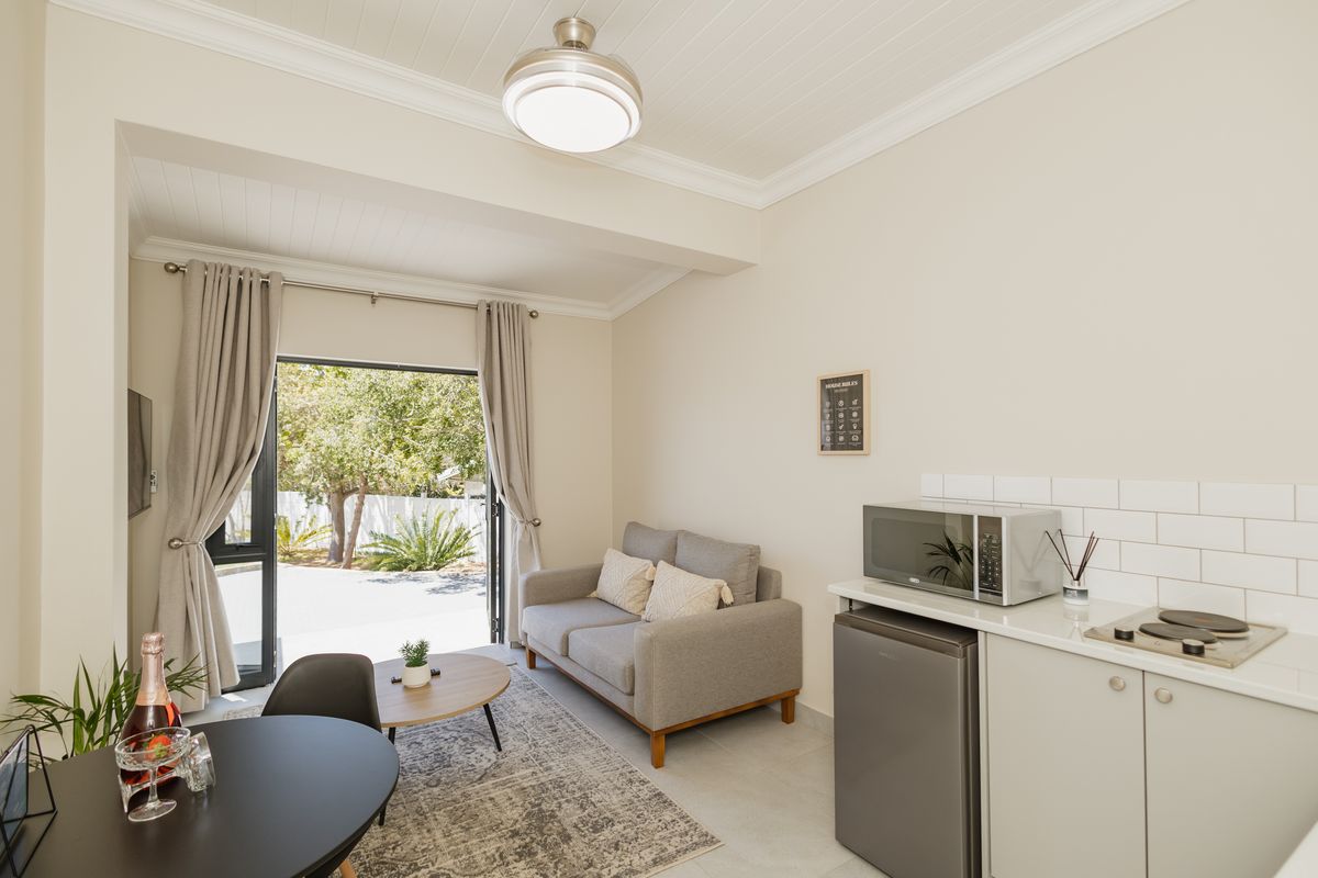 Fully Furnished Student Unit To Rent – Close to UWC - Photo 4