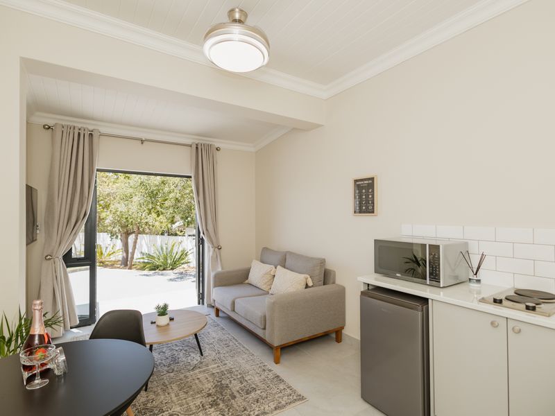 Fully Furnished Student Unit To Rent – Close to UWC - Photo 4