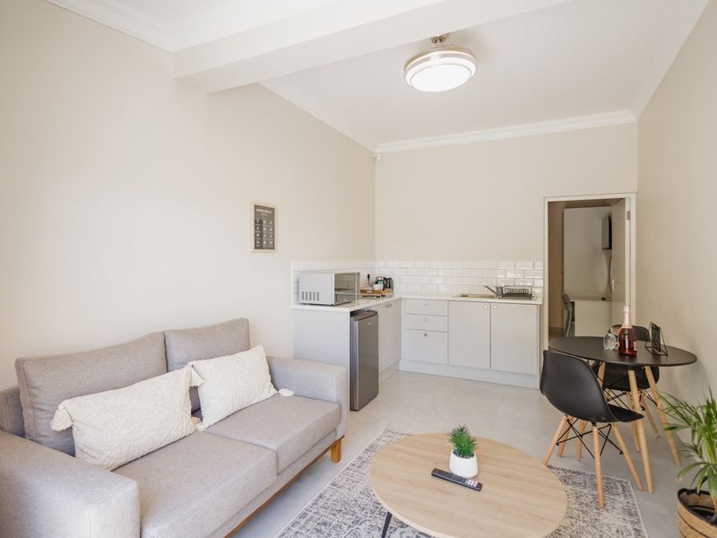 Fully Furnished Student Unit To Rent – Close to UWC - Photo 7