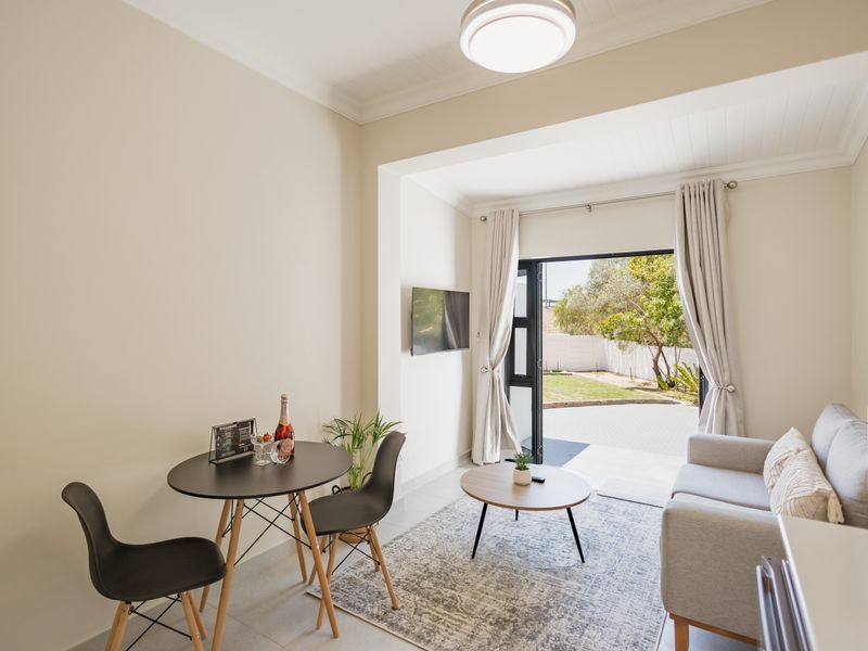 Fully Furnished Student Unit To Rent – Close to UWC - Photo 8