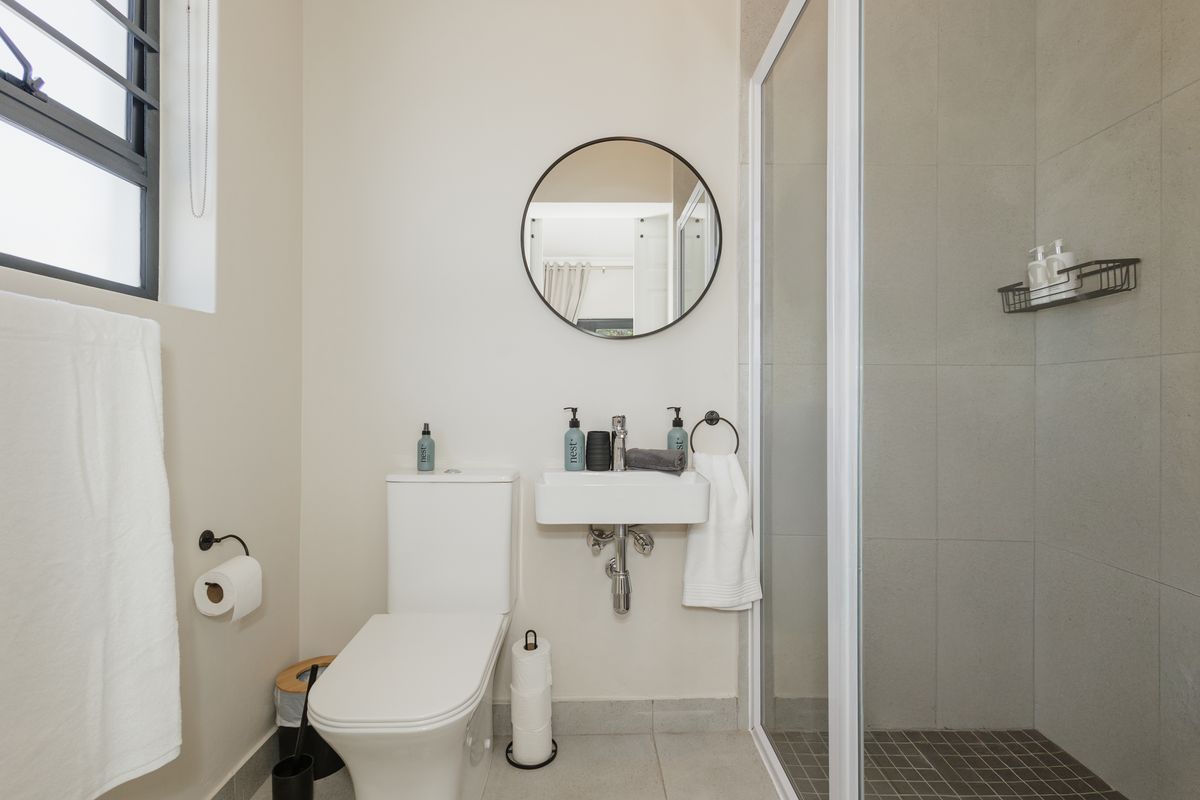 Unit 5 – Bachelor Garden Studio (Ideal for Solo or Business Travellers) - Photo 5