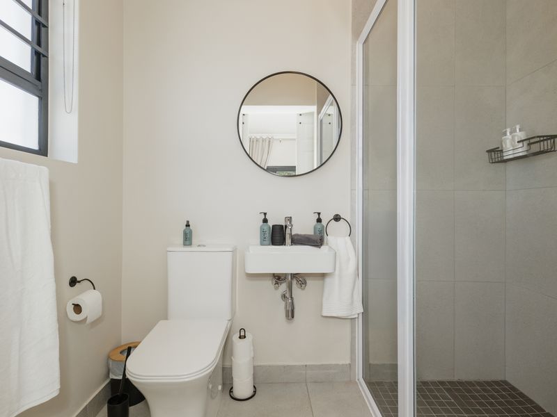 Unit 5 – Bachelor Garden Studio (Ideal for Solo or Business Travellers) - Photo 5