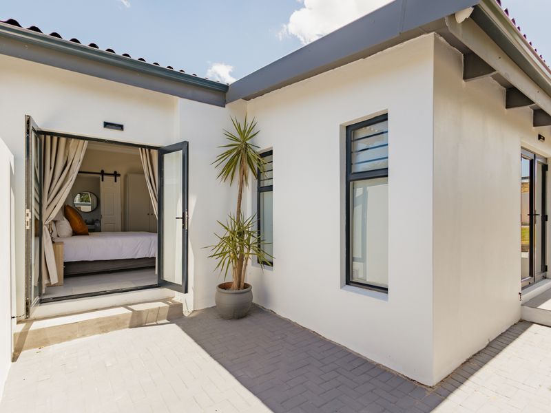 Unit 5 – Bachelor Garden Studio (Ideal for Solo or Business Travellers) - Photo 9