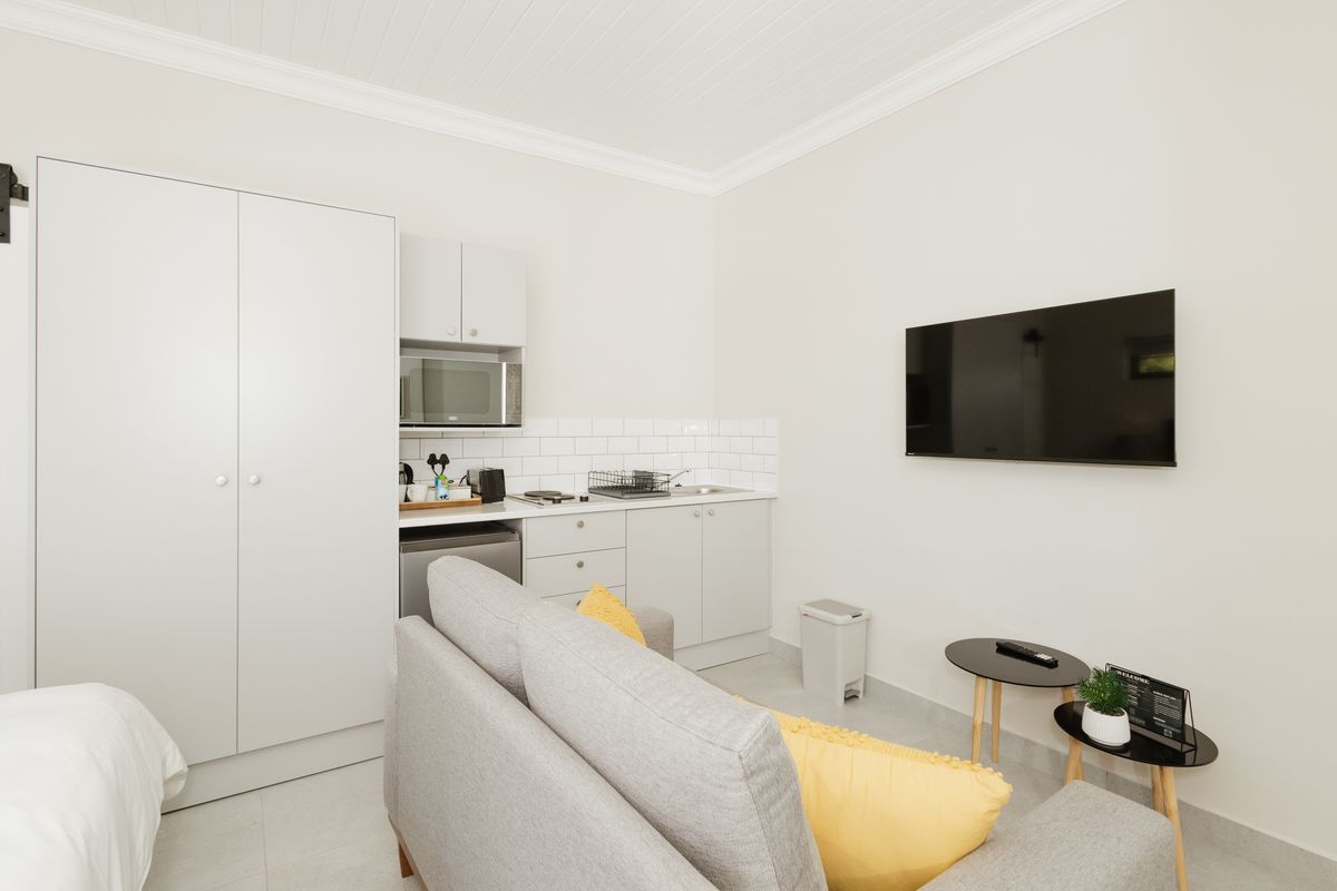 Unit 5 – Bachelor Garden Studio (Ideal for Solo or Business Travellers) - Photo 2