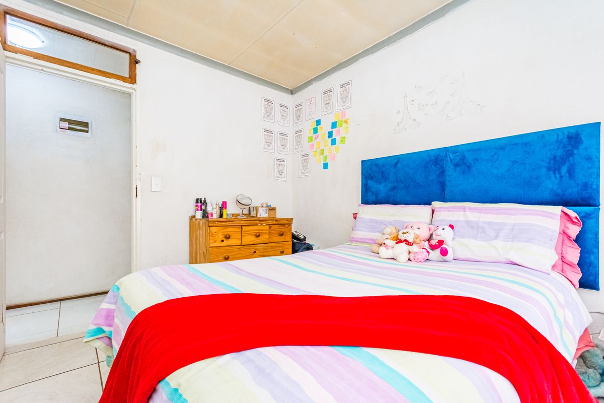 Well Maintained 3 Bedroom House - Photo 5