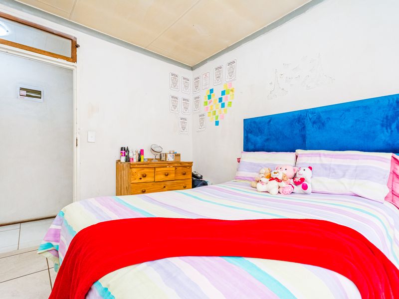 Well Maintained 3 Bedroom House - Photo 5