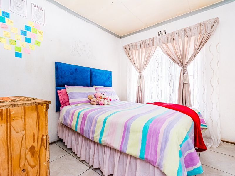 Well Maintained 3 Bedroom House - Photo 8