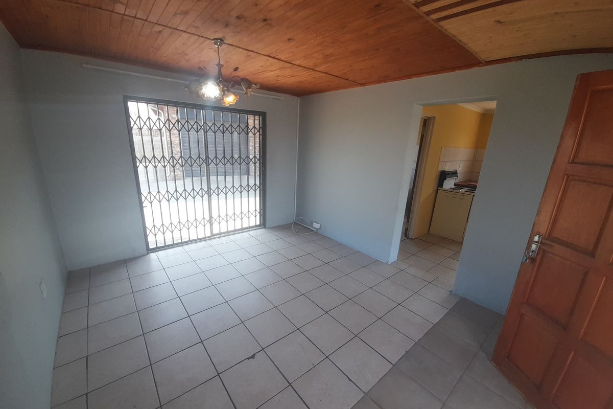 Neat & Cozy Home for the Newly Weds @ R6,150 - Photo 3