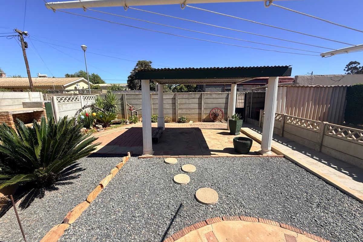 Freehold For Sale In Touws River - Photo 2