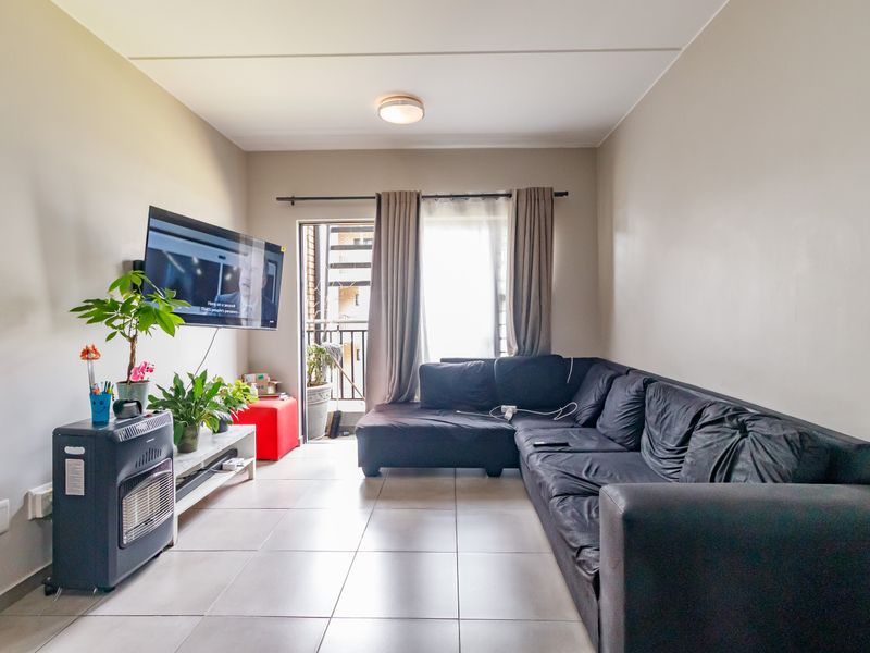 2 Bed 2 Bath Modern Unit on 1st Floor - Photo 6