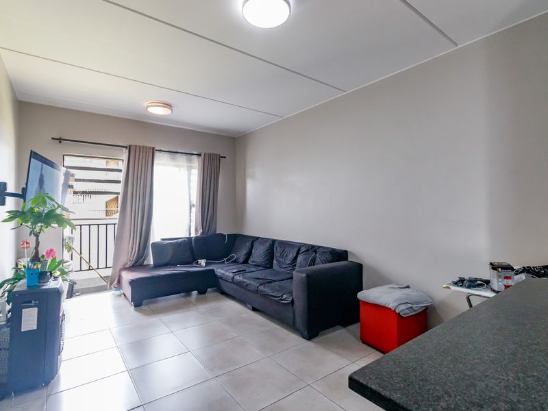 2 Bed 2 Bath Modern Unit on 1st Floor - Photo 9