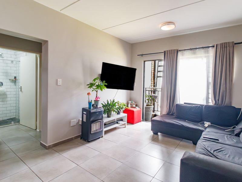 2 Bed 2 Bath Modern Unit on 1st Floor - Photo 7