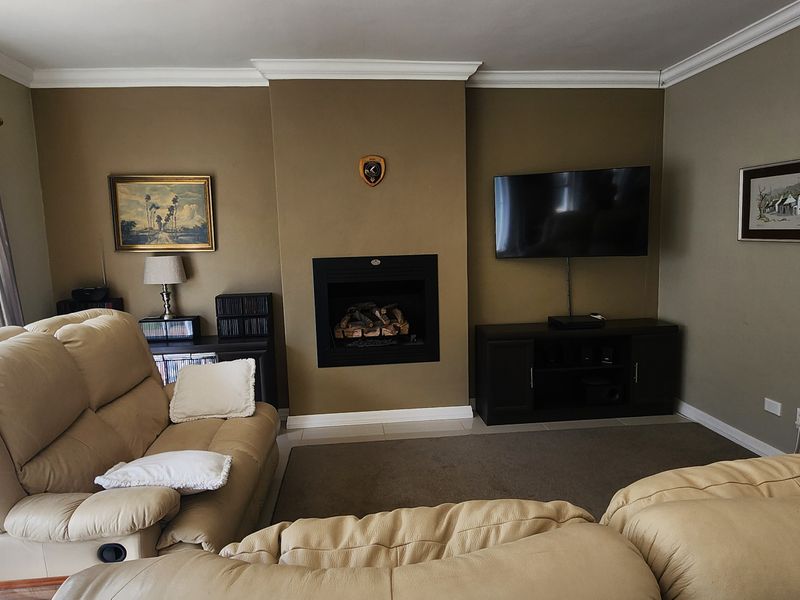 Luxury Living in This Immaculate 3-Bedroom Modern Home - Photo 9