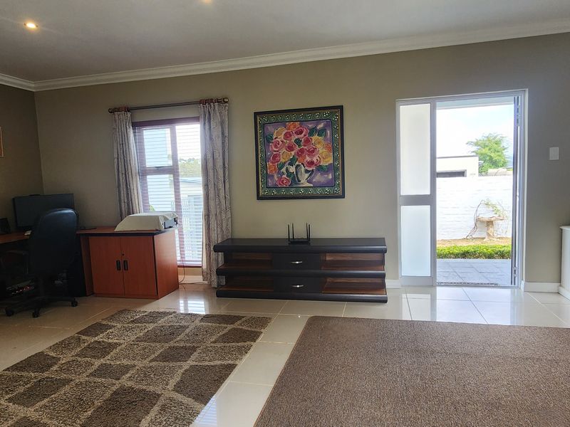 Luxury Living in This Immaculate 3-Bedroom Modern Home - Photo 5