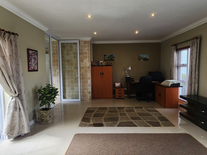 Luxury Living in This Immaculate 3-Bedroom Modern Home - Photo 4