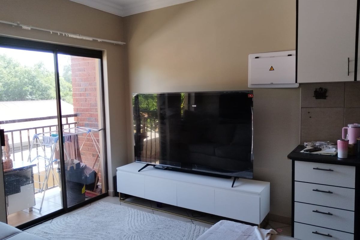 Charming 2-Bedroom Apartment for Sale in the Die Bult area - Photo 3