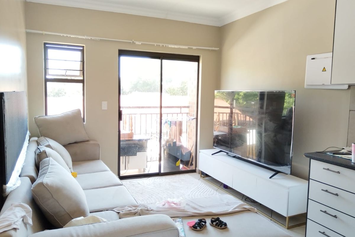 Charming 2-Bedroom Apartment for Sale in the Die Bult area - Photo 2