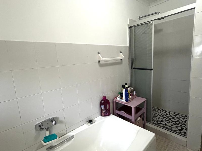 Five Bedroom Family Home - Photo 5