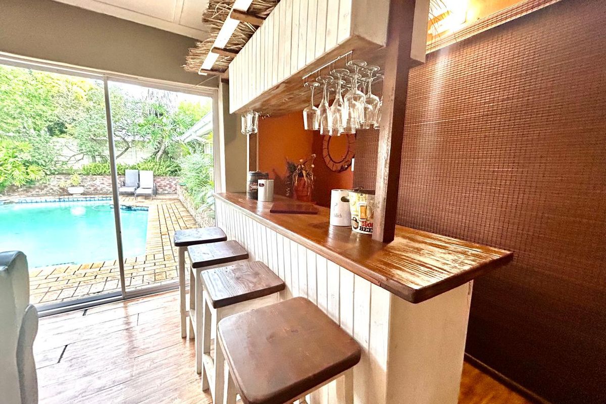 Five Bedroom Family Home - Photo 3