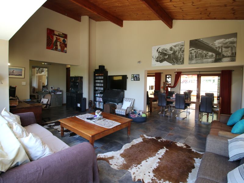 Modern Comfort in One of Beacon Bay’s Finest Enclaves - Photo 6