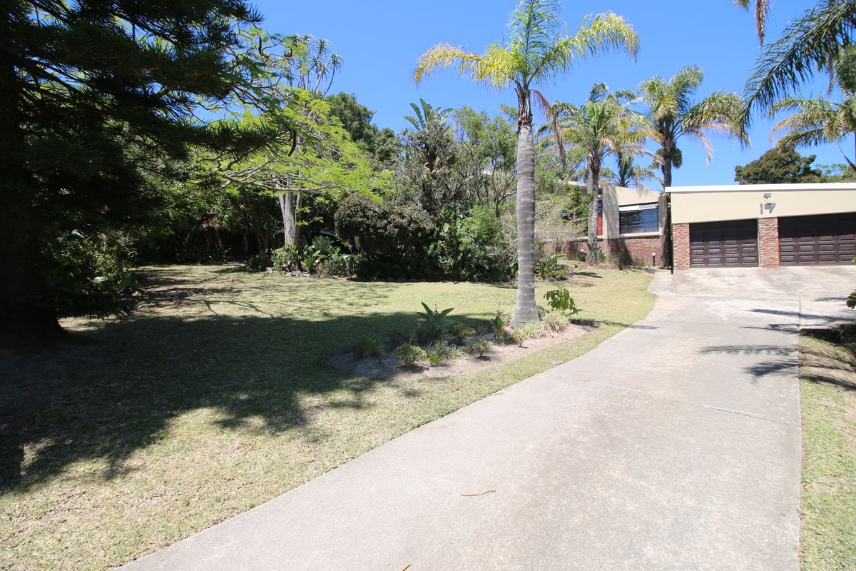 Modern Comfort in One of Beacon Bay’s Finest Enclaves - Photo 2