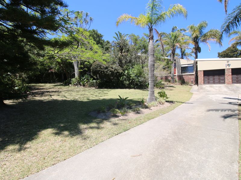 Modern Comfort in One of Beacon Bay’s Finest Enclaves - Photo 2