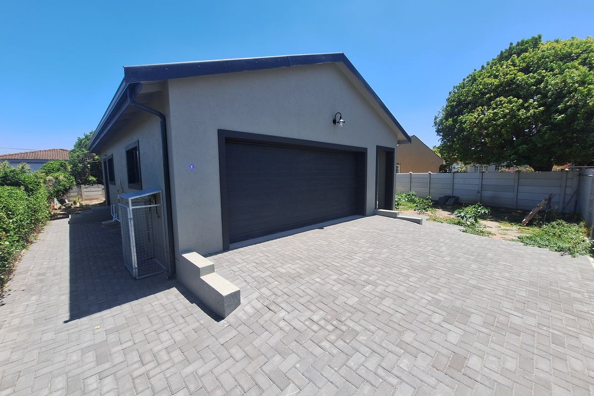 Modern Coastal Home | Aston Bay | New Build - Photo 2