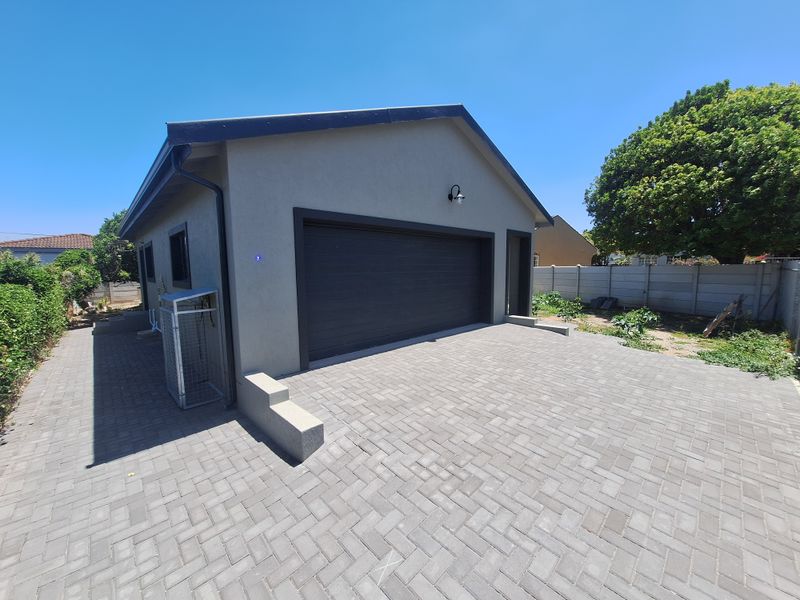 Modern Coastal Home | Aston Bay | New Build - Photo 2