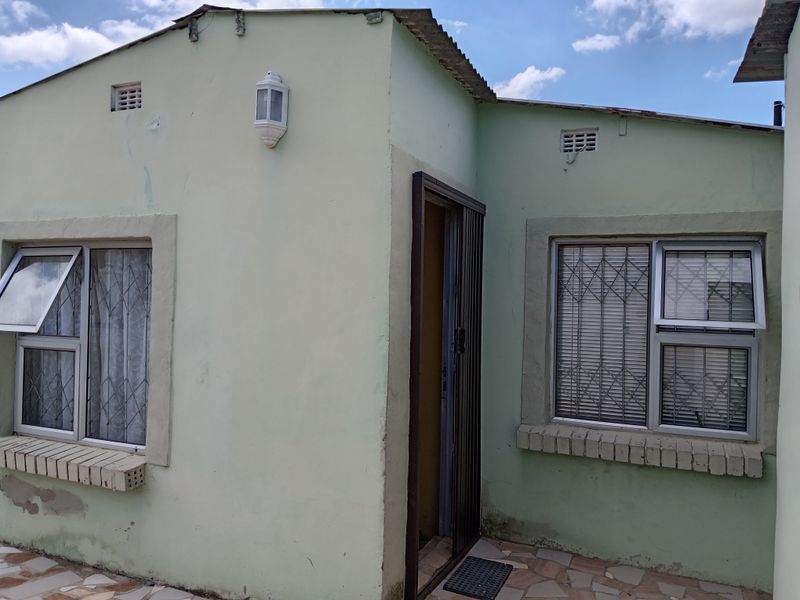 HOUSE FOR SALE Soweto-on-Sea - Photo 4