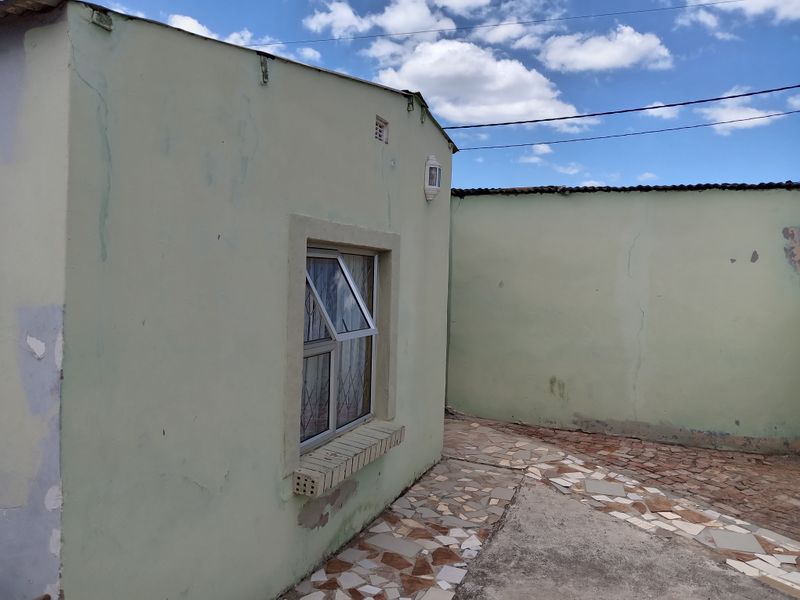 HOUSE FOR SALE Soweto-on-Sea - Photo 3