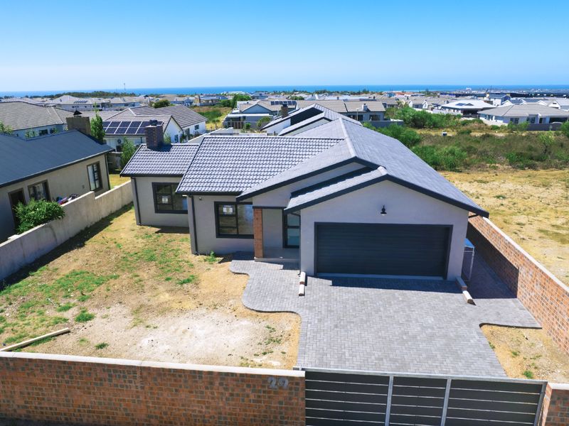 Contemporary Newly Built Family Home | Fountains Estate - Photo 4