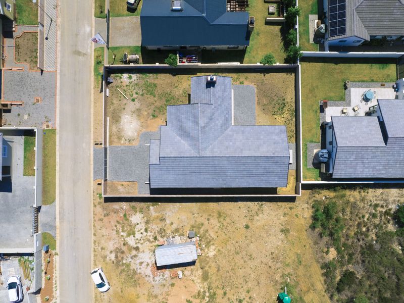 Contemporary Newly Built Family Home | Fountains Estate - Photo 3