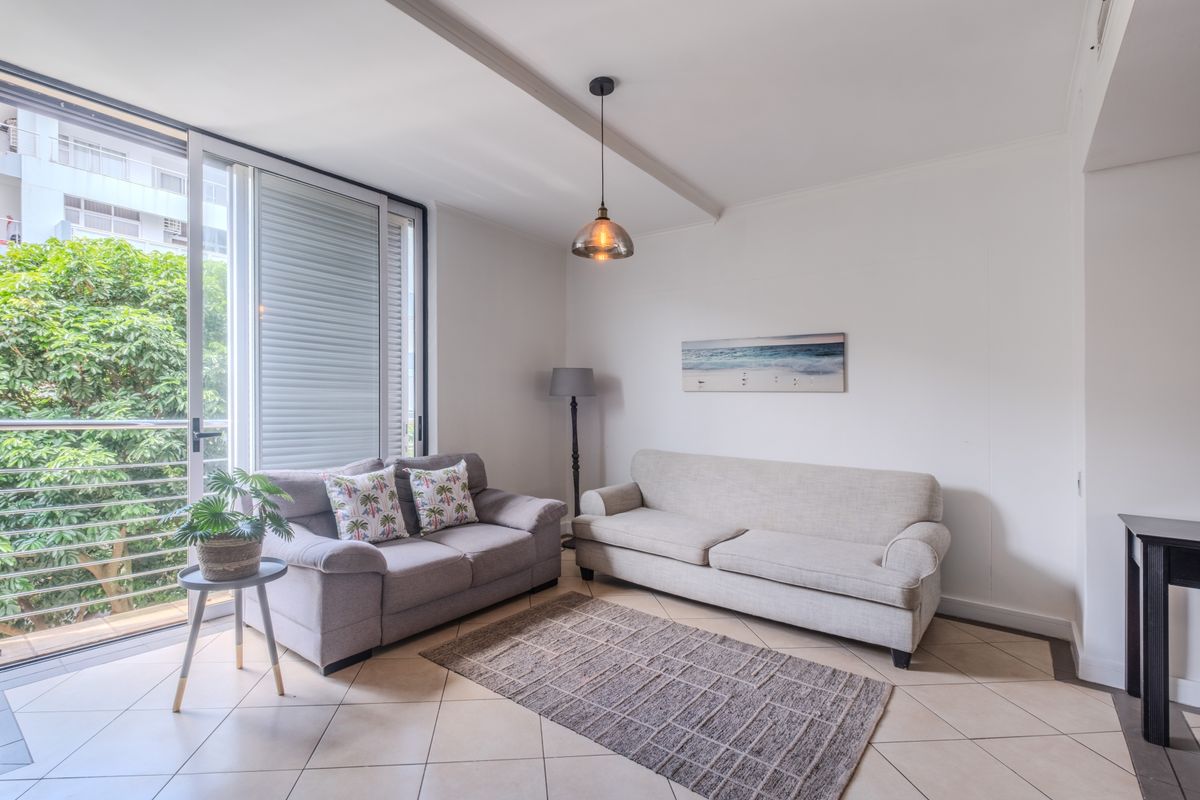 2 Bedroom Apartment in New Town Centre - Photo 2