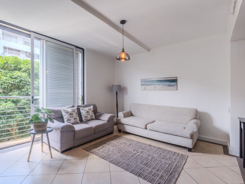 2 Bedroom Apartment in New Town Centre - Photo 2