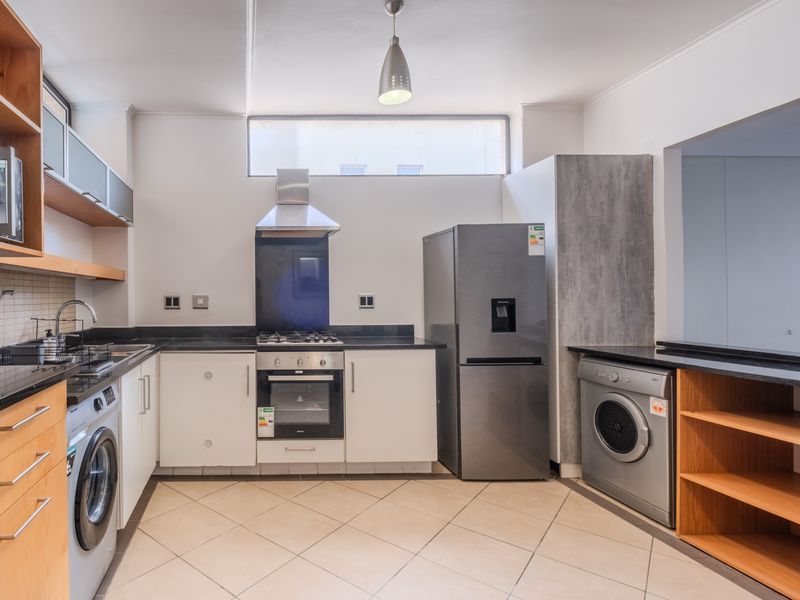 2 Bedroom Apartment in New Town Centre - Photo 8