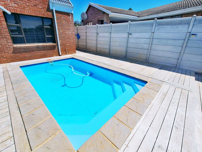 Secure, Entertainer-Friendly Family Home with Expansion Potential – Noorsekloof - Photo 6