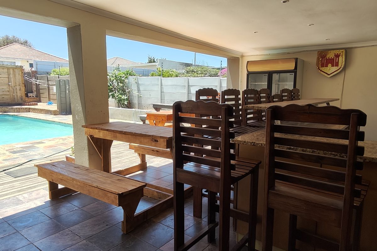 Stunning 4 bedroom Freehold To Let in Newton Park, Gqeberha. Perfect for family living. - Photo 3