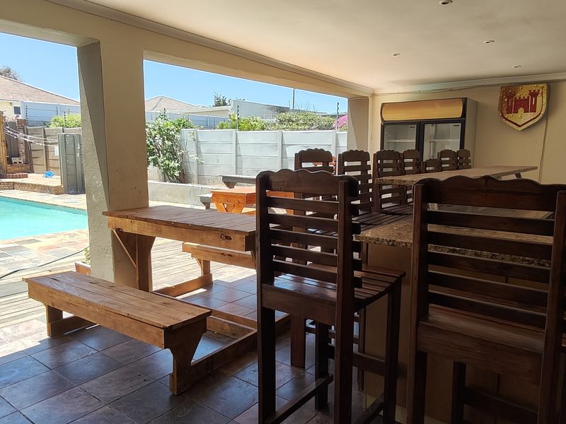 Stunning 4 bedroom Freehold To Let in Newton Park, Gqeberha. Perfect for family living. - Photo 3