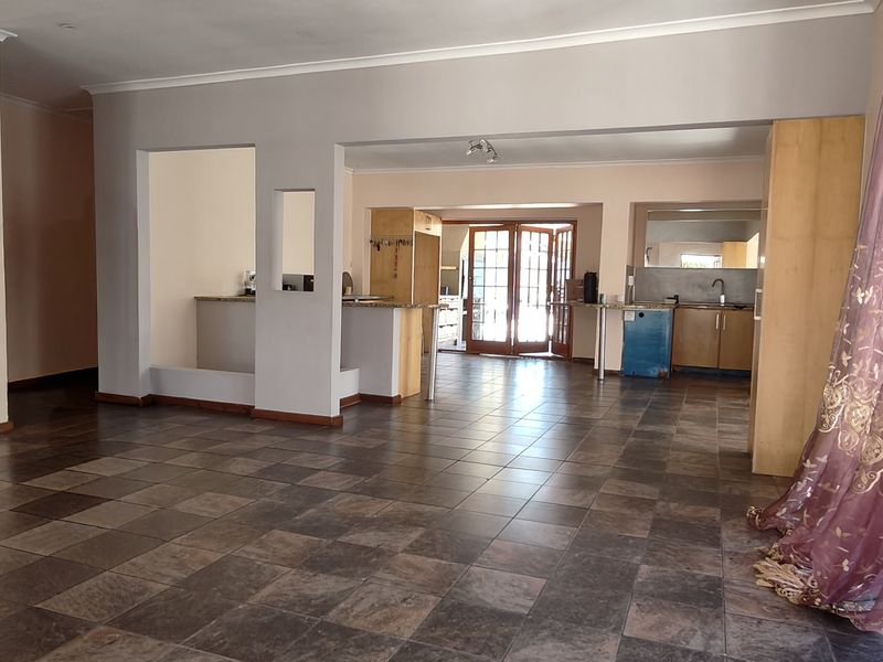 Stunning 4 bedroom Freehold To Let in Newton Park, Gqeberha. Perfect for family living. - Photo 10