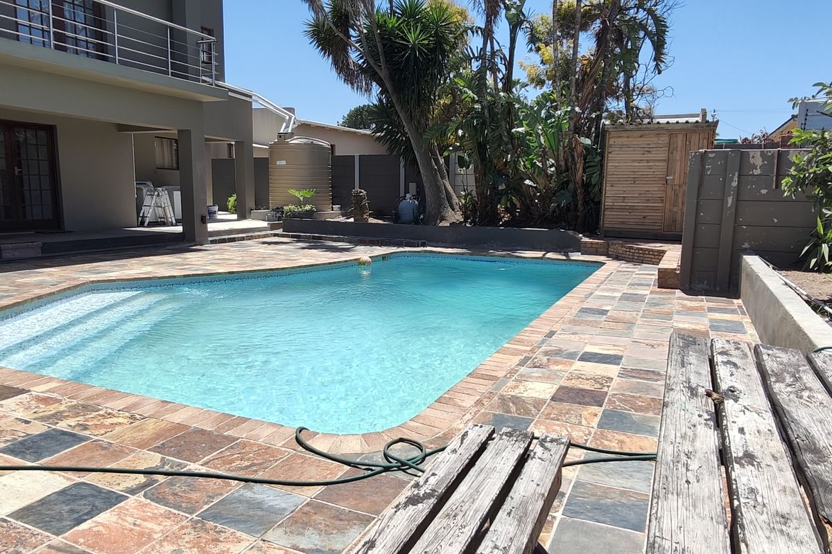 Stunning 4 bedroom Freehold To Let in Newton Park, Gqeberha. Perfect for family living. - Photo 4