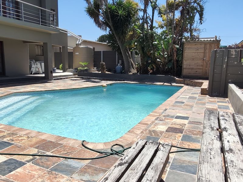 Stunning 4 bedroom Freehold To Let in Newton Park, Gqeberha. Perfect for family living. - Photo 4