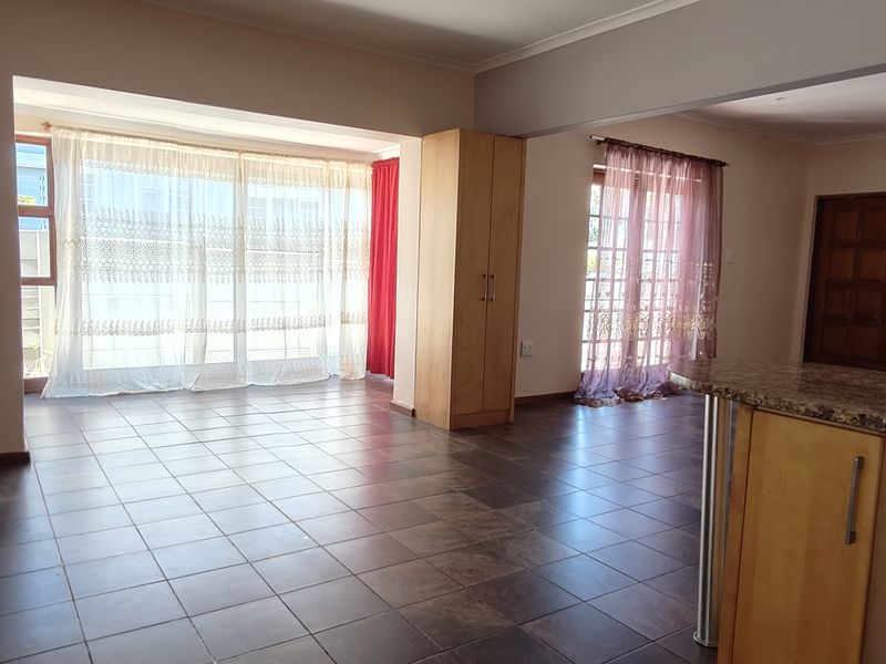 Stunning 4 bedroom Freehold To Let in Newton Park, Gqeberha. Perfect for family living. - Photo 7