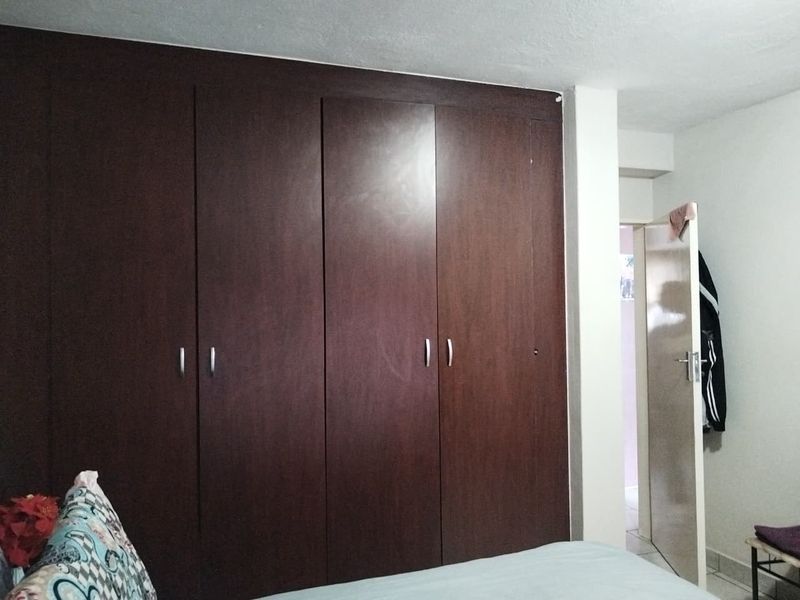 Stylish & Convenient 2‐Bedroom Apartment in Roodia – Heart of Potchefstroom! - Photo 7