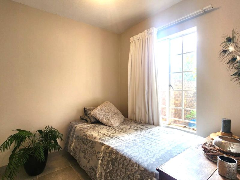 Neat Corner Unit with Exceptionally Large Garden - Photo 10