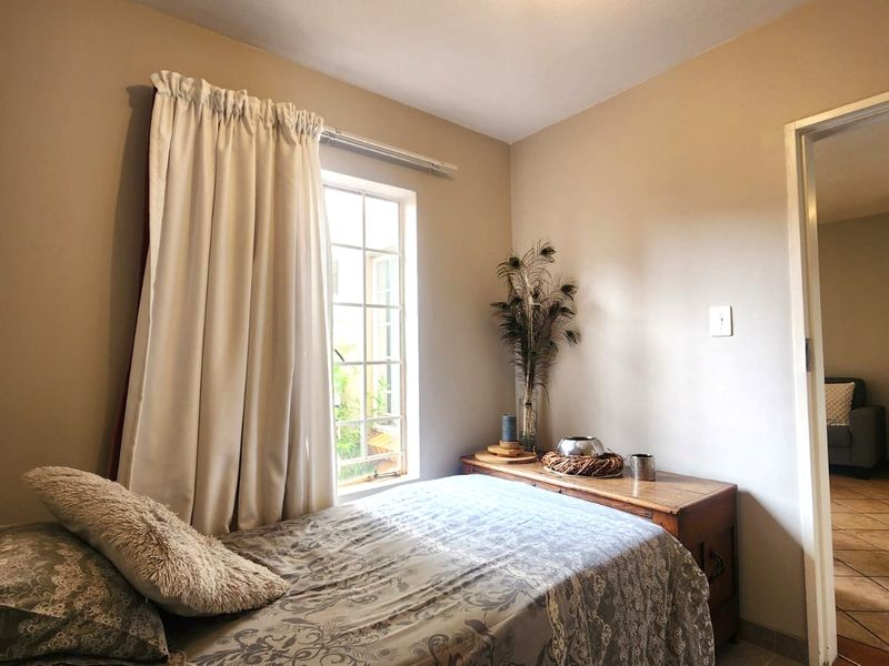 Neat Corner Unit with Exceptionally Large Garden - Photo 9