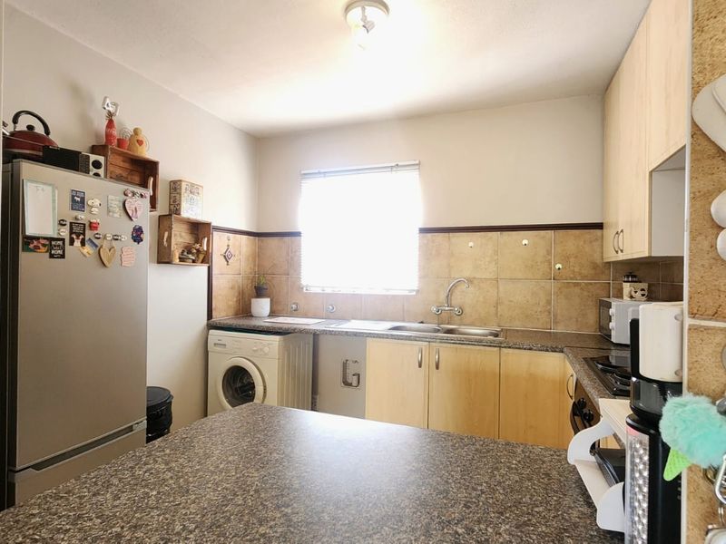 Neat Corner Unit with Exceptionally Large Garden - Photo 7