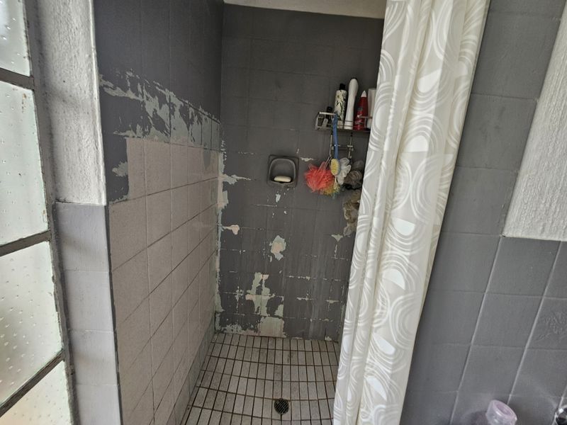 Charming 3-Bedroom Family Home with Versatile Living Spaces - Photo 9