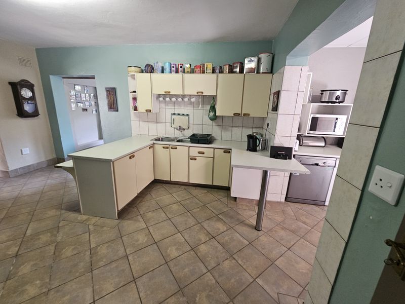 Versatile Multi-Unit Property with Income Potential or Business opportunity - Photo 5